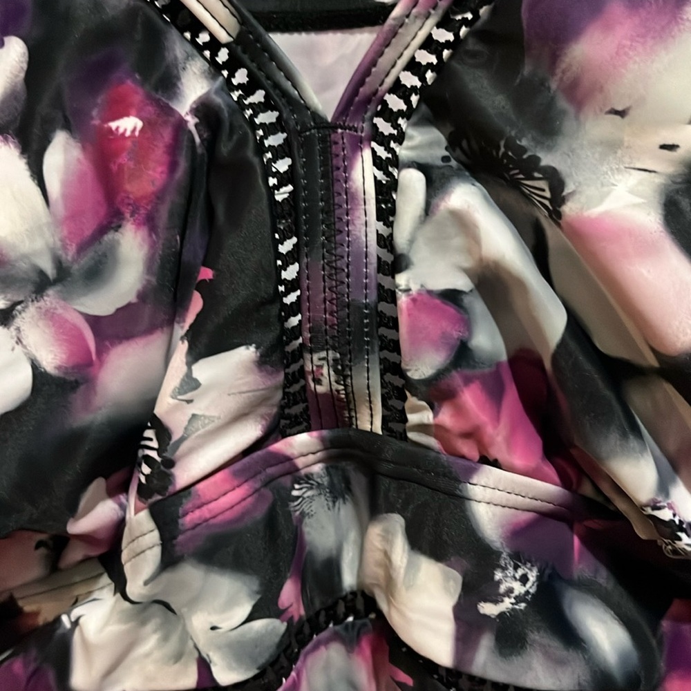Floral Print Swimsuit - Picture 4 of 9